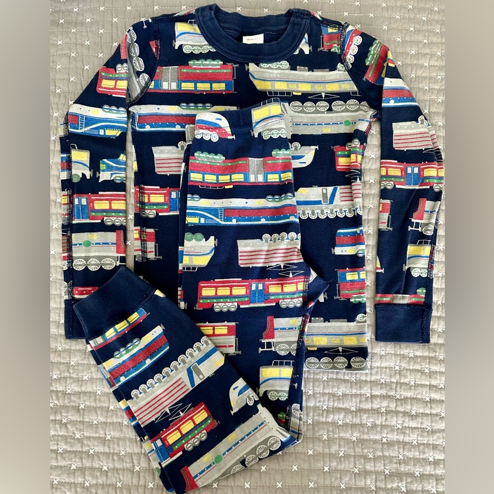 Boys Hanna Andersson pajamas. Size 6-7. Size 120. Good condition